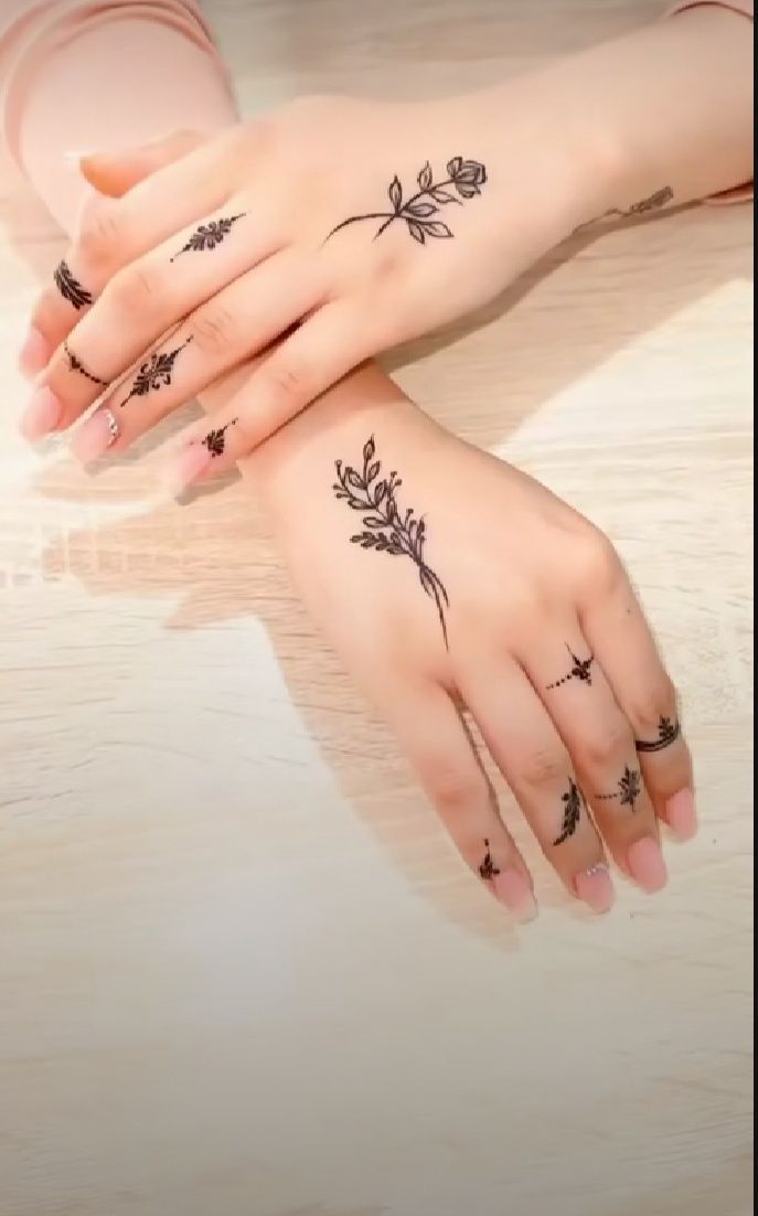 Hand Tattoo Designs for Women